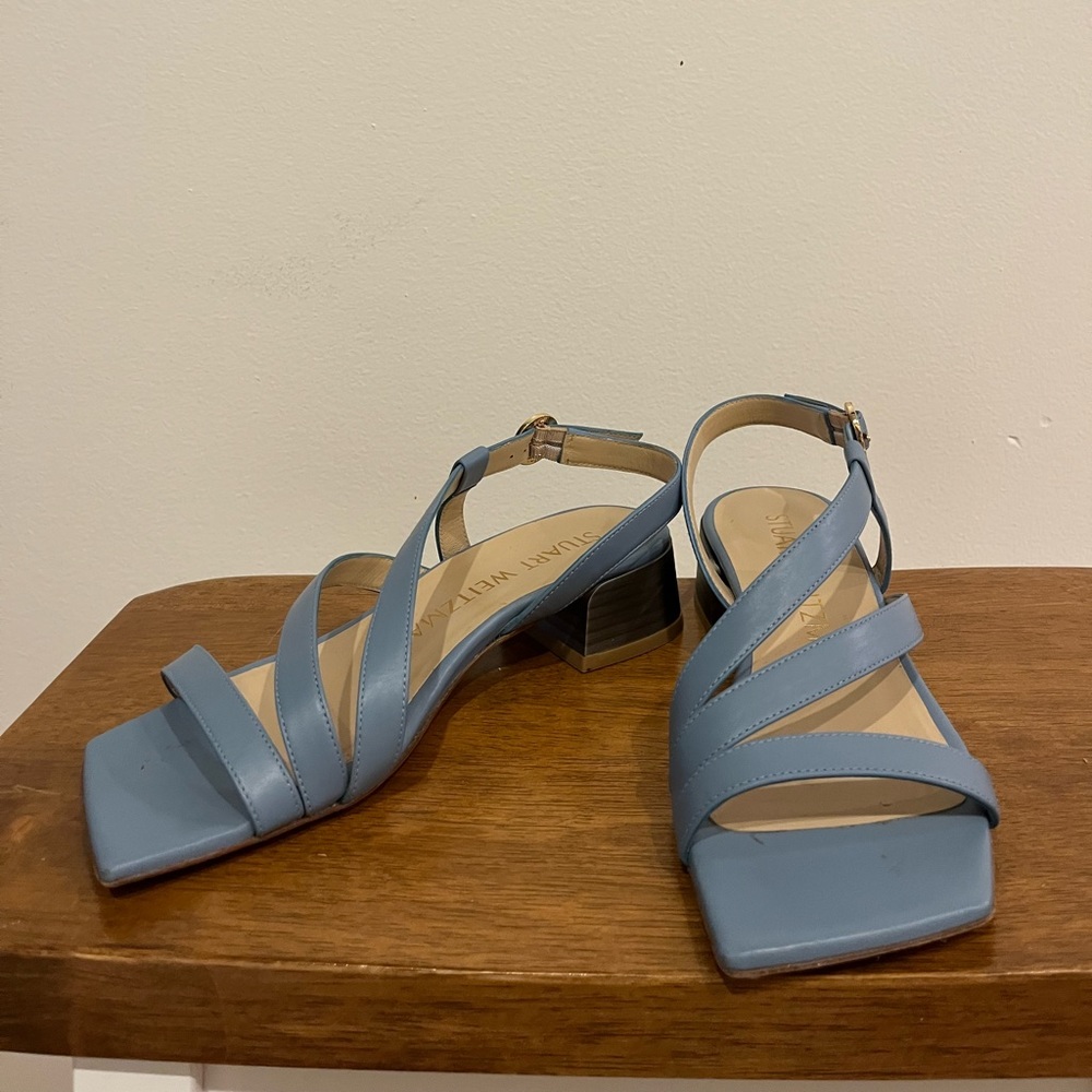 Stuart Weitzman Blue Square Toed Sandal, Low Block Heel. Good condition Size 6